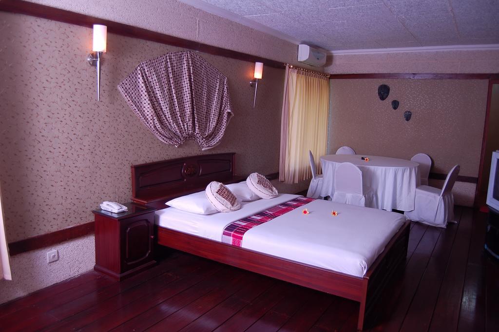 Swaloh Resort & Spa Kalangbret Luaran gambar