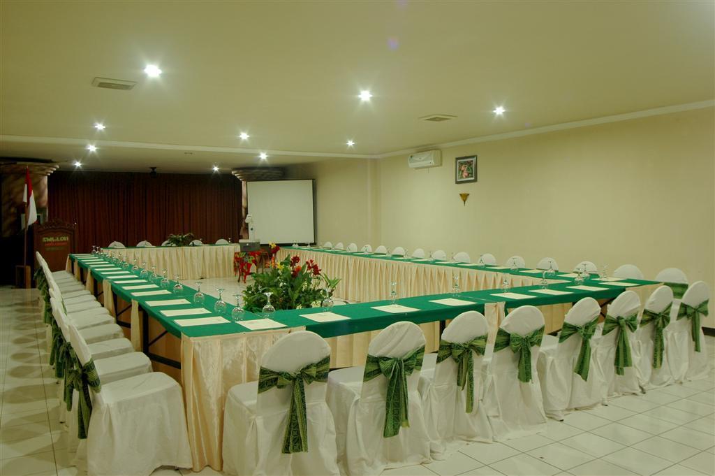 Swaloh Resort & Spa Kalangbret Luaran gambar
